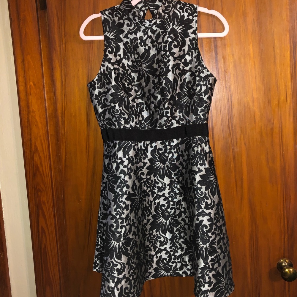 Basil ❤️ Lola Size 6 Dress, NWT